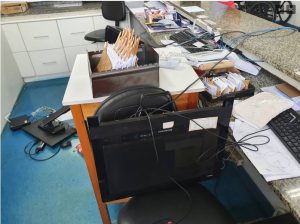 Servidores são agredidos por homem que invade UBS em Maringá 1 vandalismo Servidores são agredidos por homem que invade UBS em Maringá