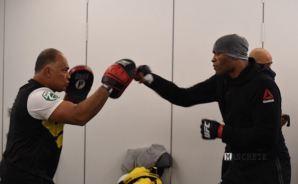 Foto de Mestre dos Mestres de Boxe em Maringá