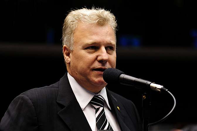 Foto de Edmar Arruda é contra o fundo eleitoral
