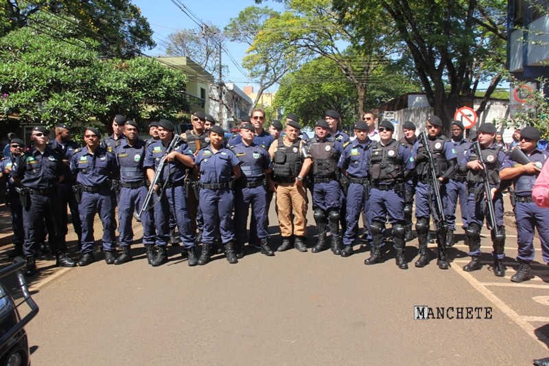 Foto de Prefeitura entrega armas para a GM, em Maringá ainda nada