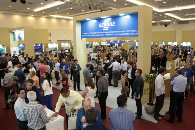 Foto de Prefeitos eleitos do Paraná conhecem serviços