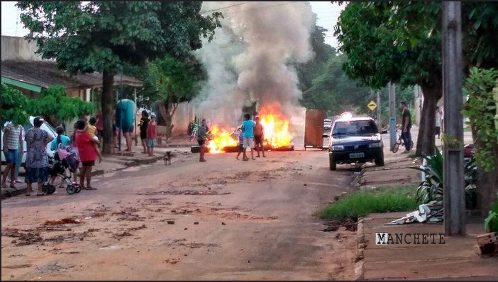 Foto de Paranavaí: Moradores protestam e são denunciados por vandalismo