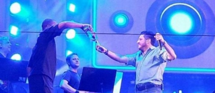 Foto de Bruno, da dupla Bruno e Marrone, pede desculpas após vexame em show