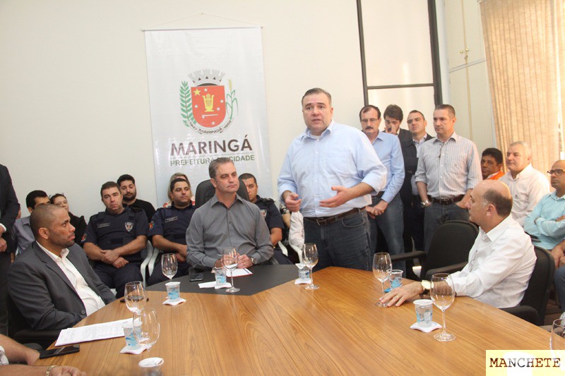 Foto de Ney Leprevost quer representar a “Nova Política”