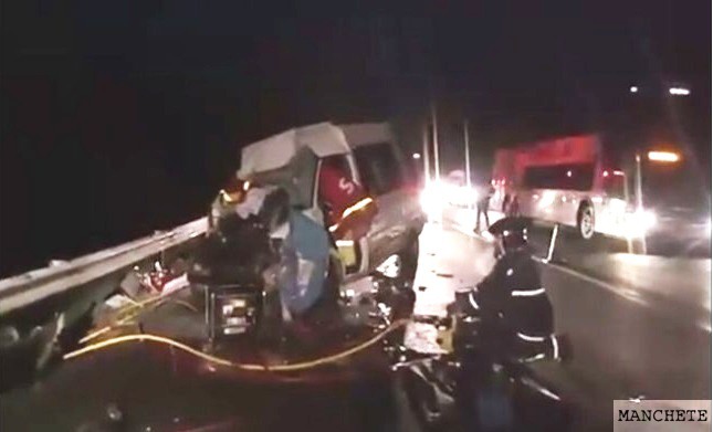 Foto de Acidente entre van com pacientes de Goioerê e caminhão deixa 15 feridos na BR-277