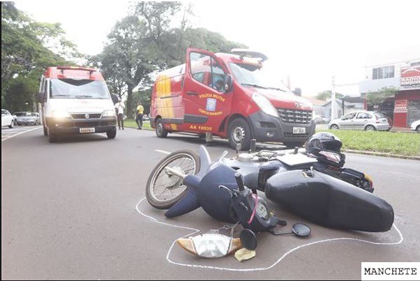 Foto de Motociclista fica em estado gravíssimo depois de bater em carro em Maringá