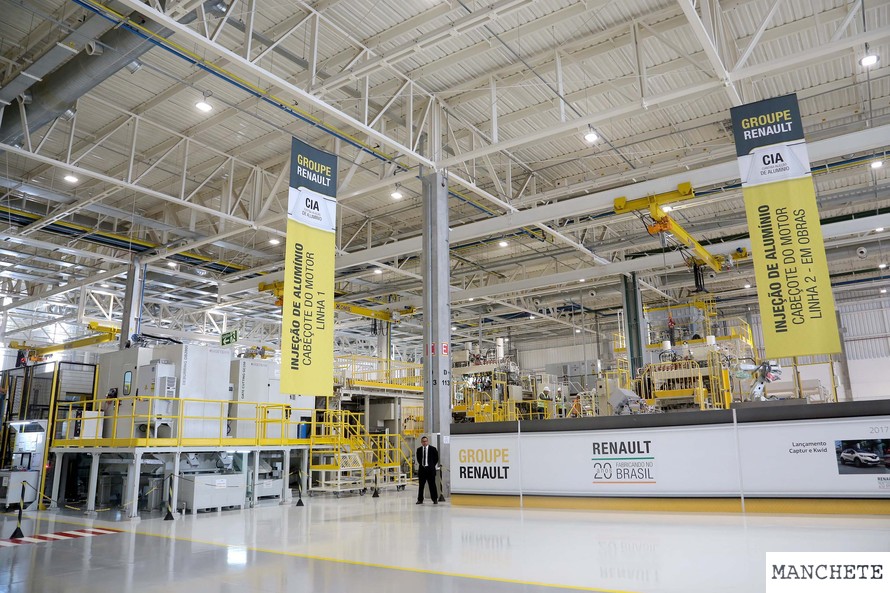Foto de Montadora inaugura nova fábrica no Paraná