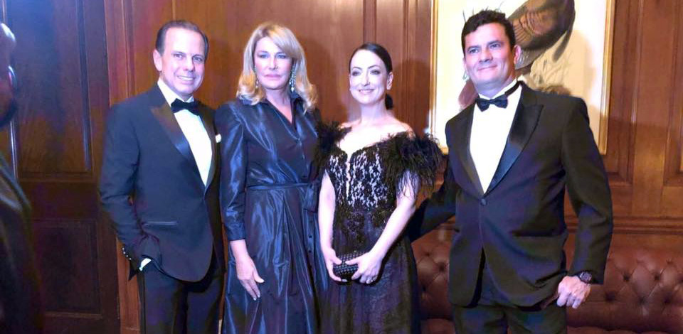 Foto de Depois de Aécio, pose ao lado de Doria