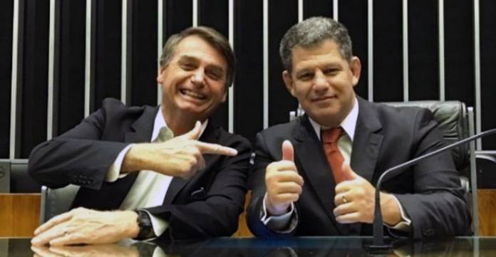 Foto de ‘É uma pessoa louca, um perigo para o Brasil’