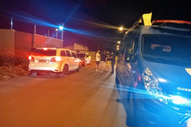 Em Maringá, fiscalização autua chácara e 11 pessoas em festa clandestina 2 Festa clandestina 1 Em Maringá, fiscalização autua chácara e 11 pessoas em festa clandestina