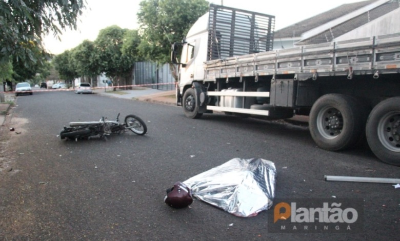 Motociclista morre após bater na traseira de caminhão estacionado 1 acidente motociclista Motociclista morre após bater na traseira de caminhão estacionado