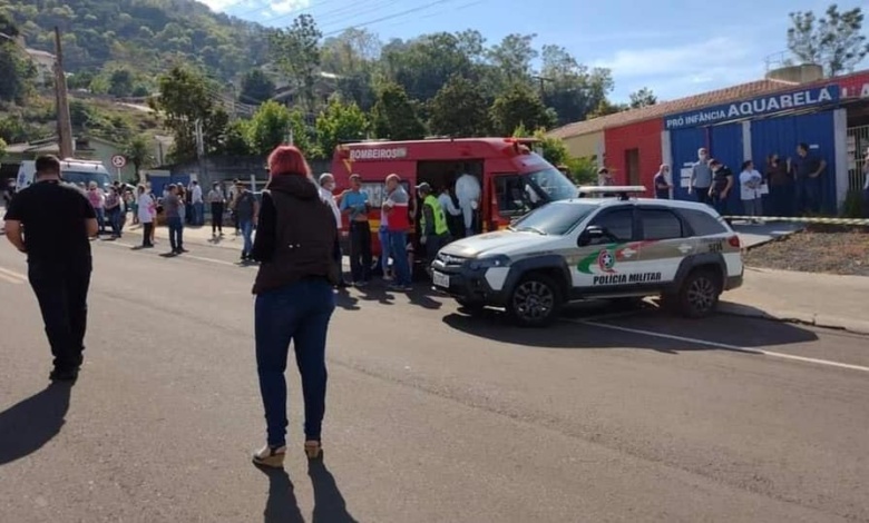 Rapaz invade escola e mata crianças a golpes de facão 1 escolinha santa catarina tragedia Rapaz invade escola e mata crianças a golpes de facão