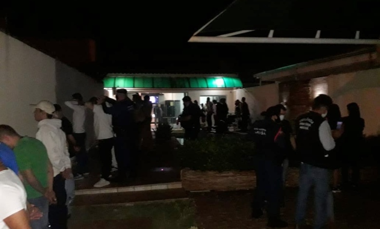 Fiscalização acaba com festas clandestinas 1 festa clandestina Fiscalização acaba com festas clandestinas