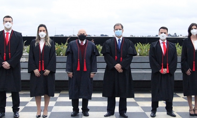 Seis promotores substitutos ingressam no Ministério Público do Paraná 1 promotores Seis promotores substitutos ingressam no Ministério Público do Paraná