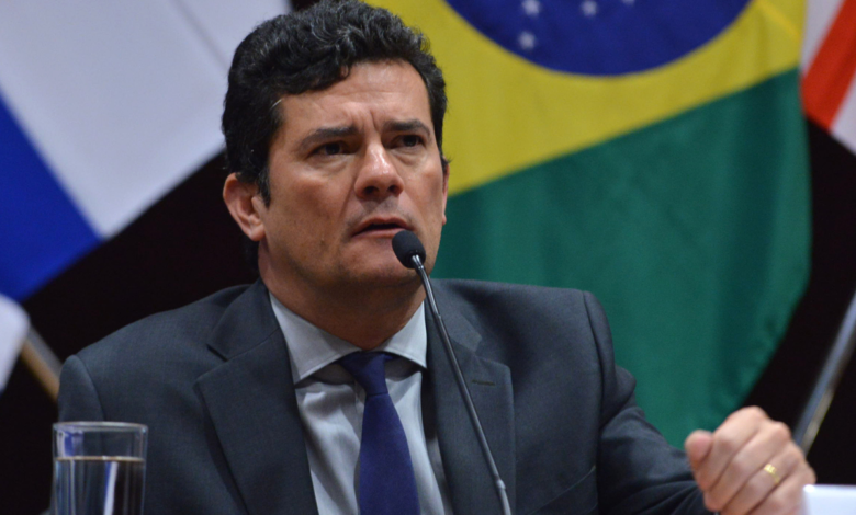 Sérgio Moro: "Entre um ladrão de um lado e um ladrão do outro, a culpa é do juiz?" 1 unnamed Sérgio Moro: "Entre um ladrão de um lado e um ladrão do outro, a culpa é do juiz?"
