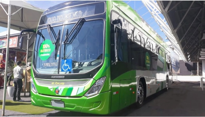 Na frente 1 onibus tccc Na frente