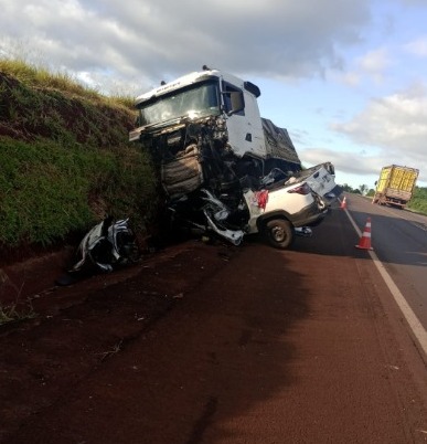Acidente em rodovia mata dois moradores de Maringá 1 acidente Acidente em rodovia mata dois moradores de Maringá