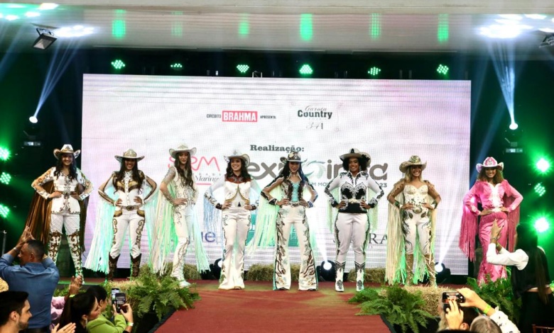 Representantes da beleza feminina da Expoingá 2023 foram eleitas neste sábado 1 Foto 3 Apresentacao das candidatas Representantes da beleza feminina da Expoingá 2023 foram eleitas neste sábado