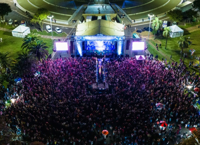 Show da Elba Ramalho em comemoração ao ′Dia do Trabalhador′ reúne 15 mil pessoas na Praça da Catedral 1 show elba ramalho scaled e1683029746375 Show da Elba Ramalho em comemoração ao ′Dia do Trabalhador′ reúne 15 mil pessoas na Praça da Catedral