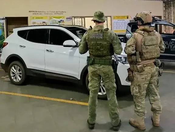 Carro de Maringá apreendido em Guaíra com dispositivo contra ações policiais 1 carro pf Carro de Maringá apreendido em Guaíra com dispositivo contra ações policiais