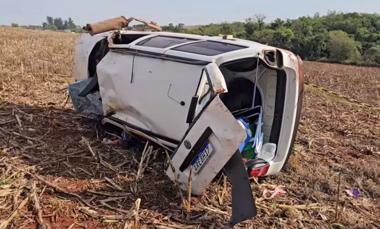 Professora morre ao capotar carro na rodovia de Floresta 1 acidente professora Professora morre ao capotar carro na rodovia de Floresta