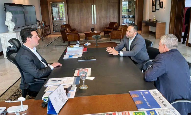 Deputados em audiência no Palácio Iguaçu 1 Deputados Deputados em audiência no Palácio Iguaçu