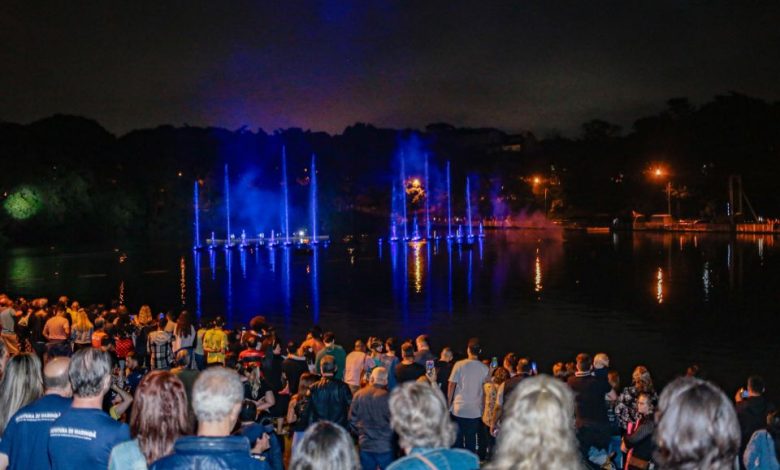 Milhares de pessoas se reúnem no Parque Alfredo Nyffeler e acompanham primeira noite de apresentações do ′Show das Águas′ 1 gd 64d73f5b74cf Milhares de pessoas se reúnem no Parque Alfredo Nyffeler e acompanham primeira noite de apresentações do ′Show das Águas′