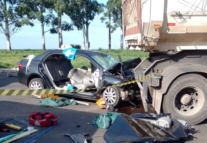 Acidente gravíssimo na BR-376 deixa quatro pessoas feridas 1 acidente br 376 e1701694451759 Acidente gravíssimo na BR-376 deixa quatro pessoas feridas