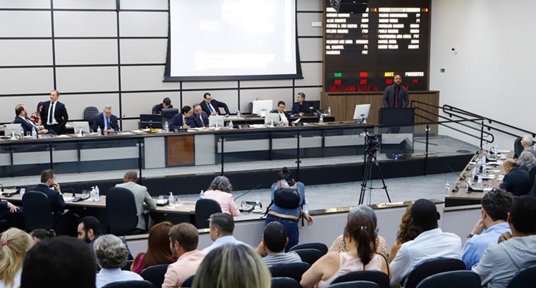 Salário do prefeito eleito de Maringá Silvio Barros poderá subir de 33 para 37 mil 1 camara Salário do prefeito eleito de Maringá Silvio Barros poderá subir de 33 para 37 mil
