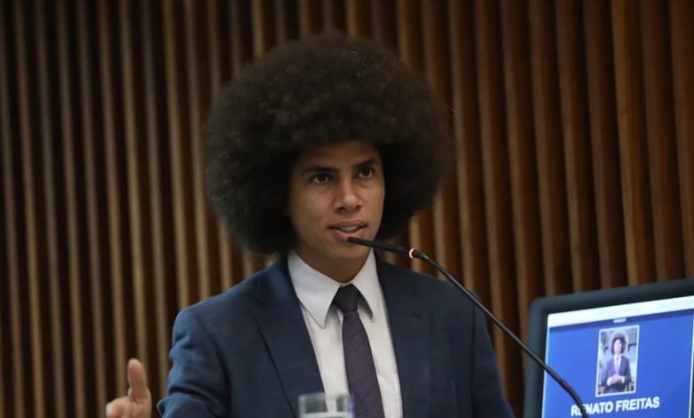 'Confessou um crime de corrupção. Pois bem, corrupto é', diz deputado Renato Freitas sobre presidente da Assembleia Legislativa do Paraná 1 deputado freitas 'Confessou um crime de corrupção. Pois bem, corrupto é', diz deputado Renato Freitas sobre presidente da Assembleia Legislativa do Paraná
