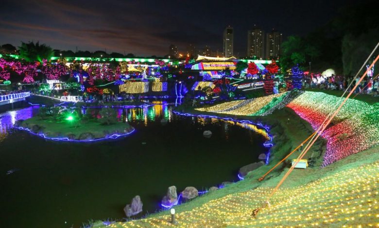 Com iluminação especial, abertura da ′Maringá Encantada′ no Parque do Japão reúne milhares de pessoas 1 parque do japao Com iluminação especial, abertura da ′Maringá Encantada′ no Parque do Japão reúne milhares de pessoas