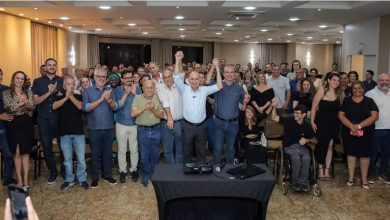 Foto de Mais de 100 pré-candidatos em reunião