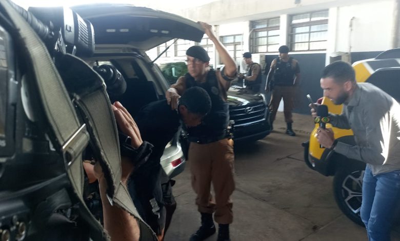 Advogada é feita refém por 5 horas após assalto 1 sequestro Advogada é feita refém por 5 horas após assalto