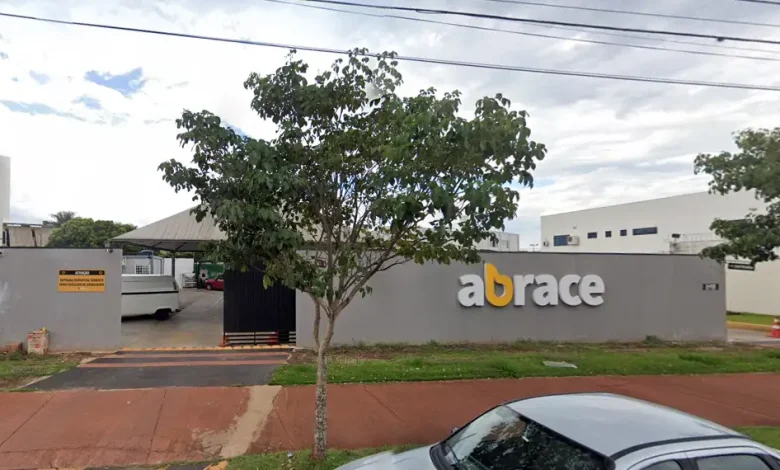 Abrace embargada 1 abrace Abrace embargada