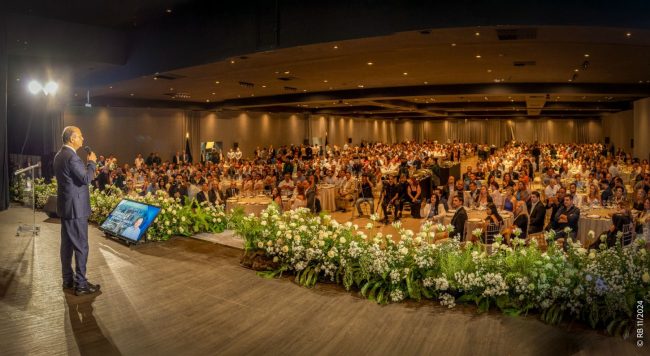 Ricardo Barros celebra 65 anos de vida e 36 anos de trajetória política com tradicional jantar 2 WhatsApp Image 2024 11 21 at 09.26.21 Ricardo Barros celebra 65 anos de vida e 36 anos de trajetória política com tradicional jantar