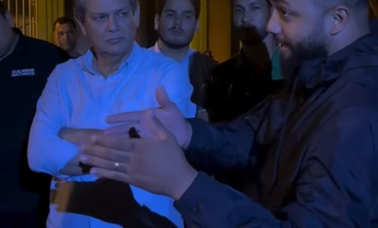 Fila noturna por vaga em escola pública 1 silvio barros 1 Fila noturna por vaga em escola pública