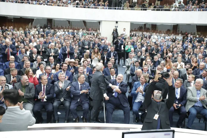 Por onde andam os nossos três Senadores da República? 1 ASSEMBLEIA Por onde andam os nossos três Senadores da República?