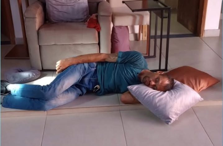 Ladrão invade casa para furtar mas acaba pegando no sono 1 assaltante Ladrão invade casa para furtar mas acaba pegando no sono