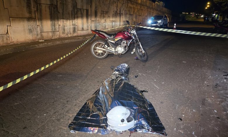 Jovem perde a vida ao colidir moto contra caçamba 1 acidente moto Jovem perde a vida ao colidir moto contra caçamba