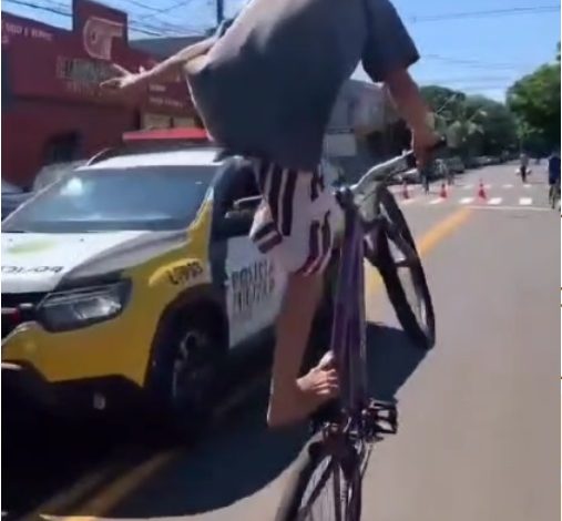 Têm coisas que só acontecem em Sarandi 1 ciclista sarandi pm Têm coisas que só acontecem em Sarandi