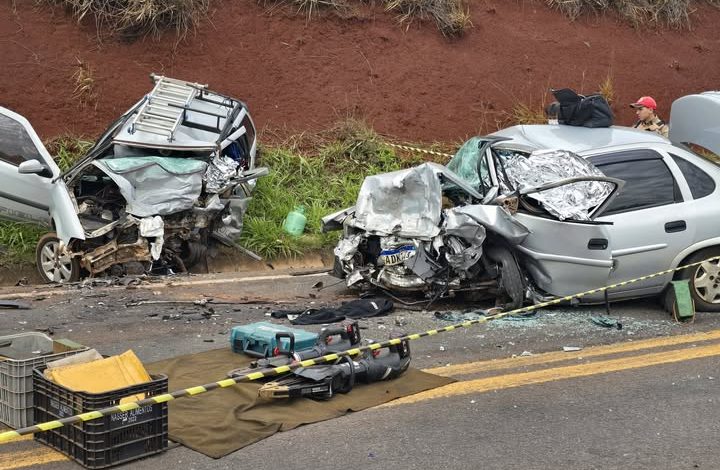 Colisão frontal deixa dois mortos na rodovia PR-317 1 acidente Colisão frontal deixa dois mortos na rodovia PR-317
