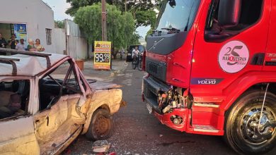 Foto de Passageiro de carro fica ferido após caminhão provocar acidente grave