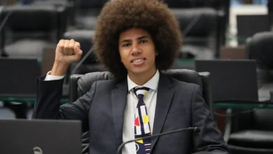 Foto de STF confirma decisão da Comissão de Ética e mantém suspensão do deputado Renato Freitas