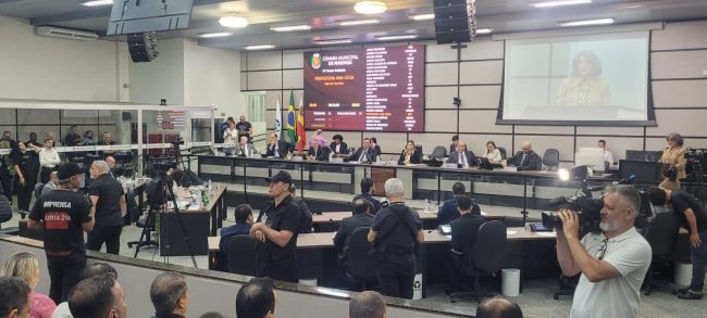 Presidente deixa a câmara escoltada por seguranças e guardas municipais 2 WhatsApp Image 2025 10 02 at 12.09.50 Presidente deixa a câmara escoltada por seguranças e guardas municipais