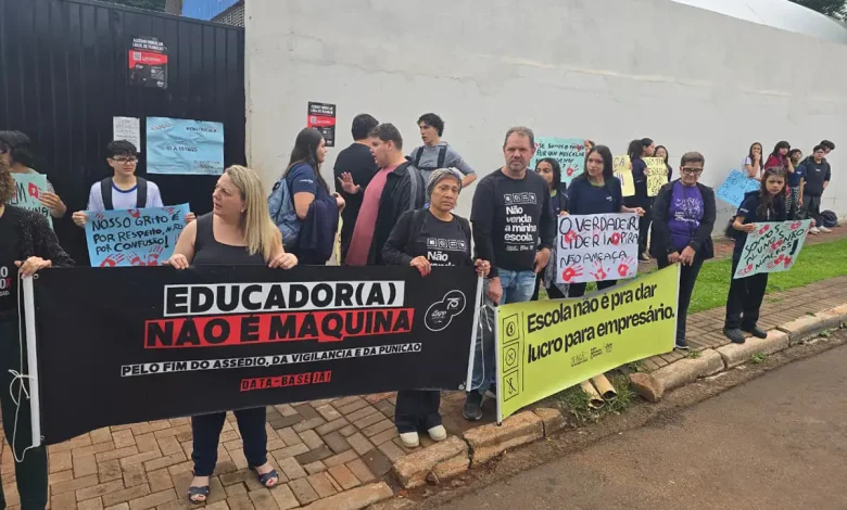 Pela saída da diretoria 1 ato CONTRA DIRETORA Pela saída da diretoria