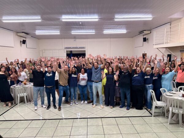 Deputado Do Carmo reúne mais de 700 pessoas em encontro com servidores em Maringá 2 do carmo encontro Deputado Do Carmo reúne mais de 700 pessoas em encontro com servidores em Maringá