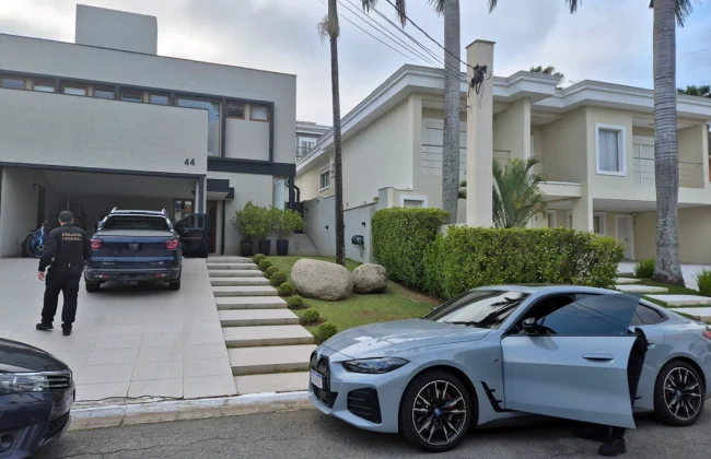 Aumento de IPTU, cratera no meio da rua e secretário da fazenda alvo de Operação da Polícia Federal 2 mansao carlos augusto Aumento de IPTU, cratera no meio da rua e secretário da fazenda alvo de Operação da Polícia Federal