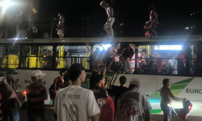 onibus tccc Vândalos que merecem cadeia