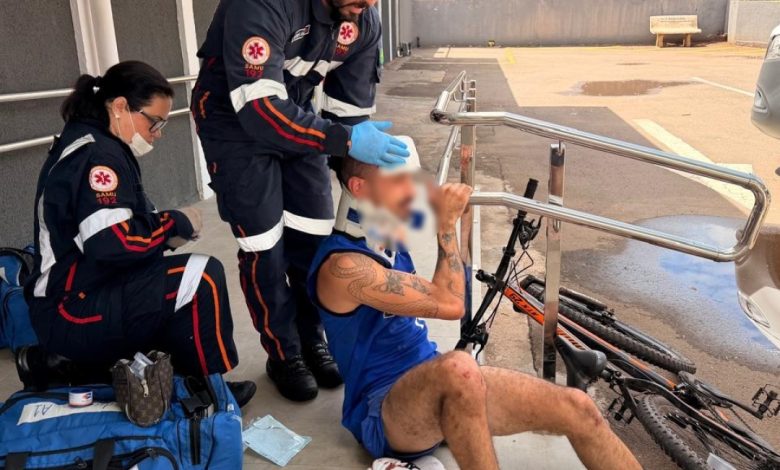 Trabalhador pede ajuda no plantão de delegacia após ser brutalmente agredido durante assalto 1 assalto Trabalhador pede ajuda no plantão de delegacia após ser brutalmente agredido durante assalto