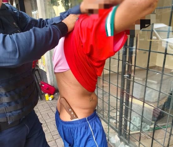 Foragido da justiça e armado com faca é preso no centro de Maringá 1 preso Foragido da justiça e armado com faca é preso no centro de Maringá
